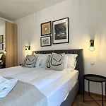 Linden 002 - Adults Only Apartment *