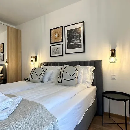 Linden 002 - Adults Only Lejlighed *