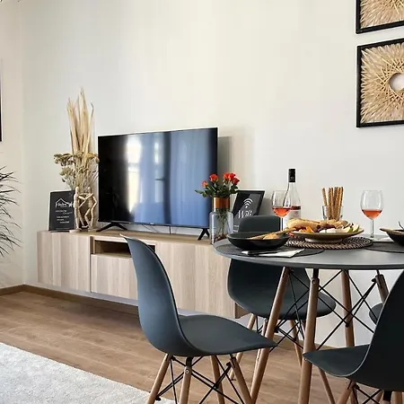 Linden 002 - Adults Only Lejlighed