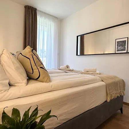 Linden 002 - Adults Only * Mosonmagyaróvár