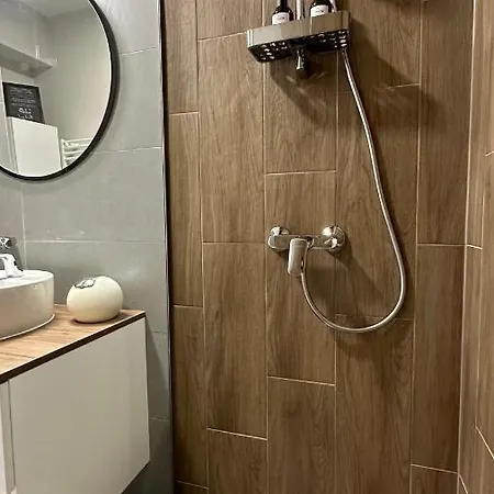 Linden 002 - Adults Only * Mosonmagyaróvár