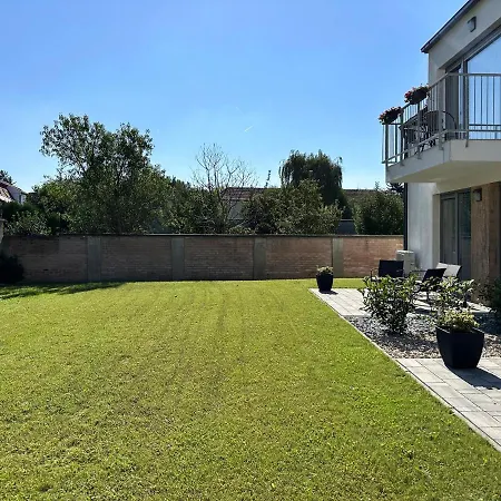 Linden 002 - Adults Only Mosonmagyaróvár