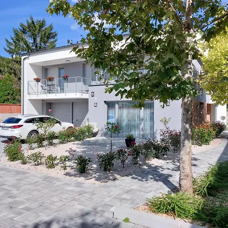 Linden 002 - Adults Only Lejlighed Mosonmagyaróvár